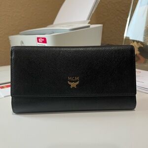MCM BLACK/PURPLE LONG SAFFIANO TRIFOLD WALLET